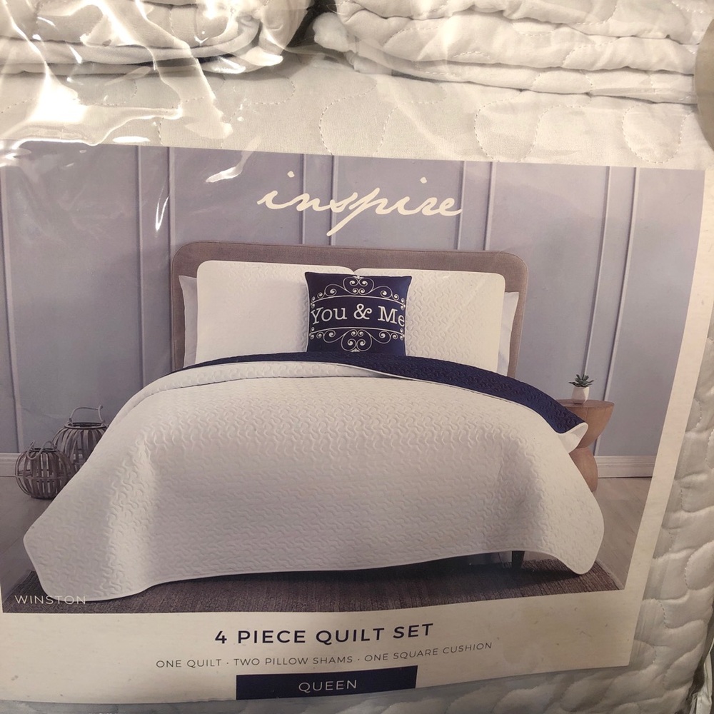 Queen size comforter set
